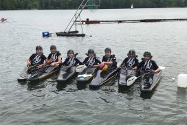 Schülermannschaft des KCNW in Booten